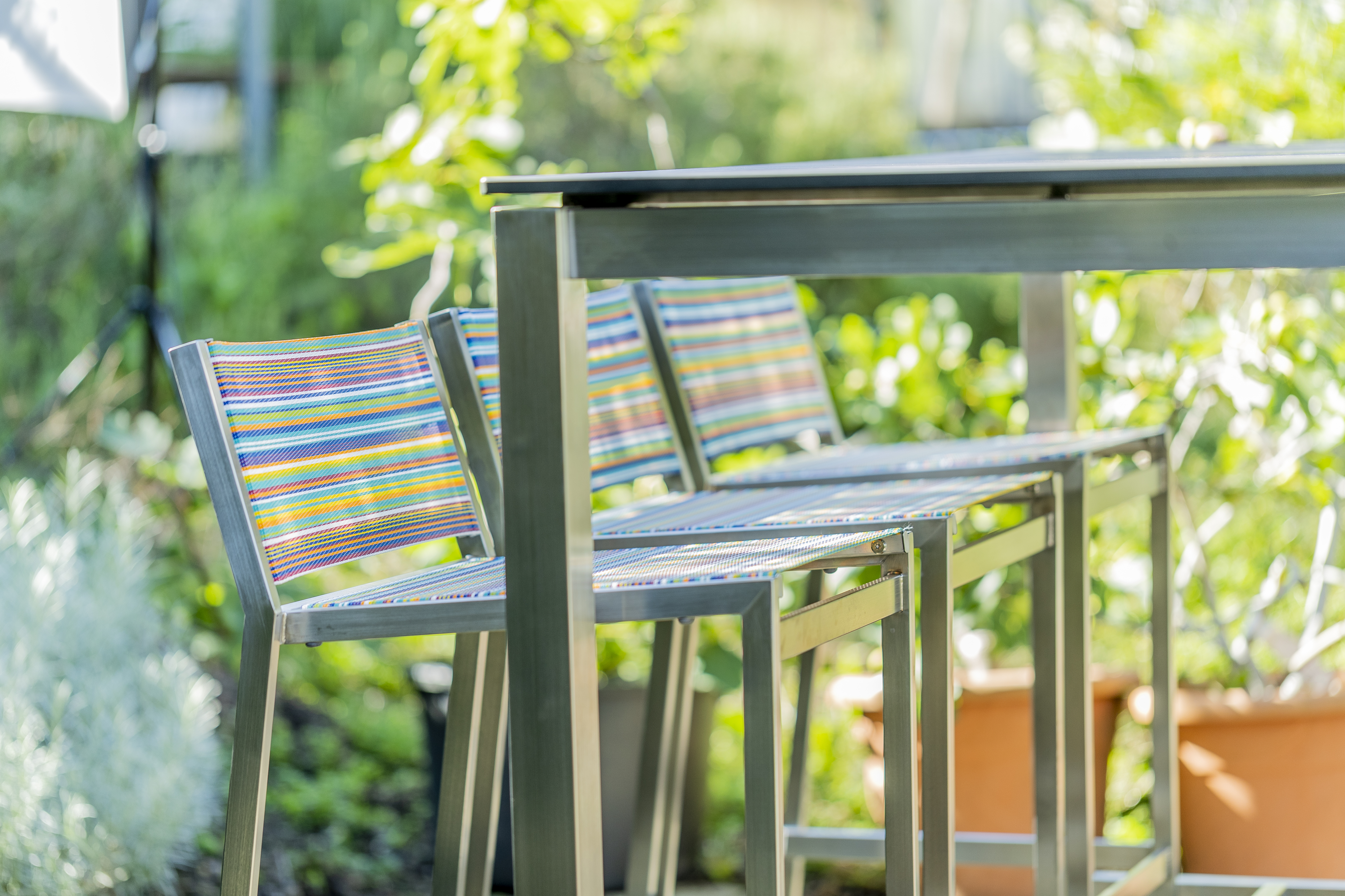 Bartisch und Barstuhl